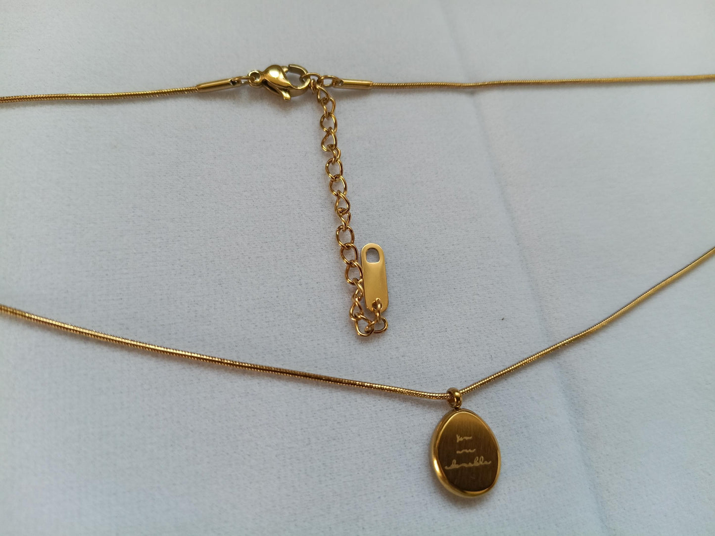 Collar Moneda Ovalada Pulida en Oro 18K (PVD) - Cadena Serpiente - 16" + 2" 40+5cm para mujeres