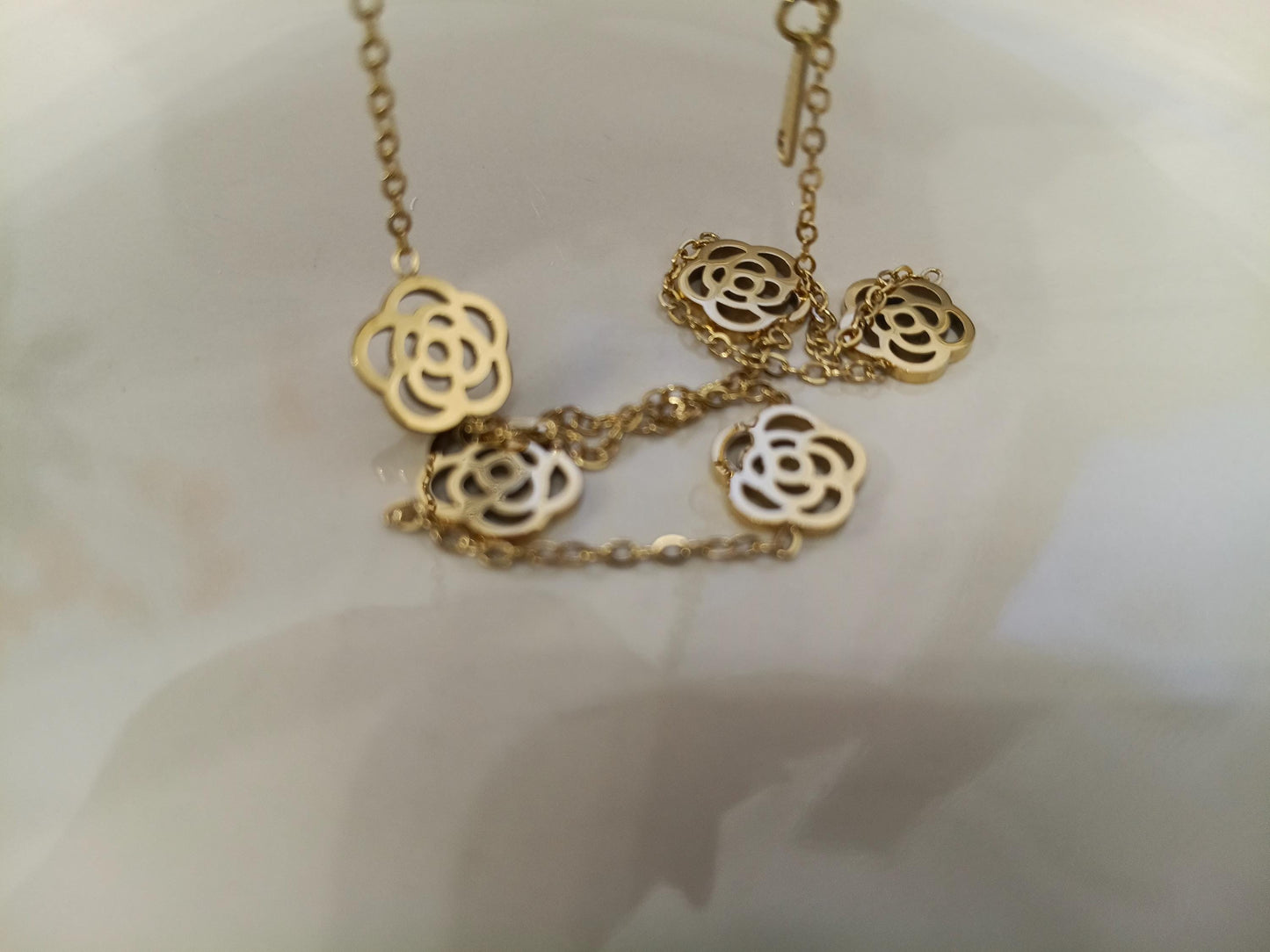 Gargantilla de Acero Inoxidable Oro 18K con Múltiples colgantes Rosas de Espejo - 45cm (17.7") para mujeres