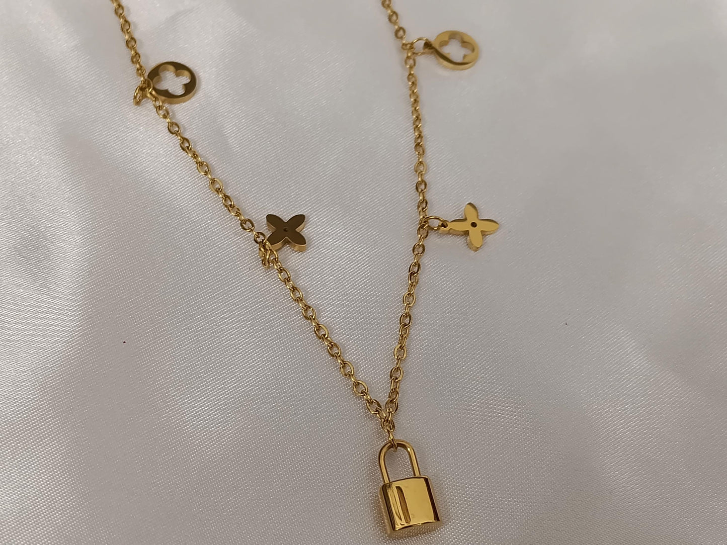 Collar Gargantilla Doble con Trébol y Candado Espejo en Oro 18K (PVD) - Acero Inoxidable para mujeres