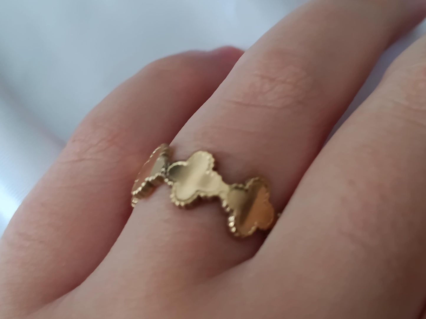 Anillo Ajustable hojas de trebol en Acero Inoxidable con Baño de Oro 18K regalo para ella