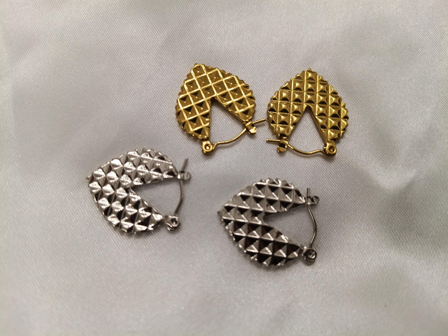 Pendientes de aro ovalados de estilo italiano, acero inoxidable con baño de oro de 18K y efecto brillante para ella