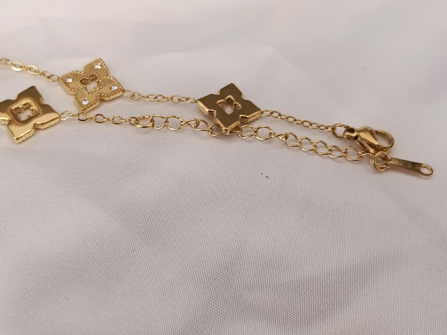 Pulsera Acero Inoxidable trébol con circonitas con Baño de Oro 18K regalos para ella