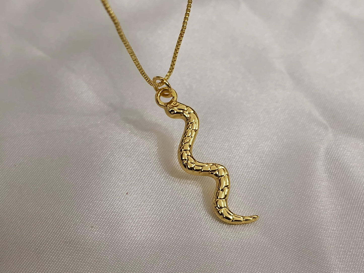 Collar con colgante serpiente acero inoxidable oro bañado 18K para mujeres