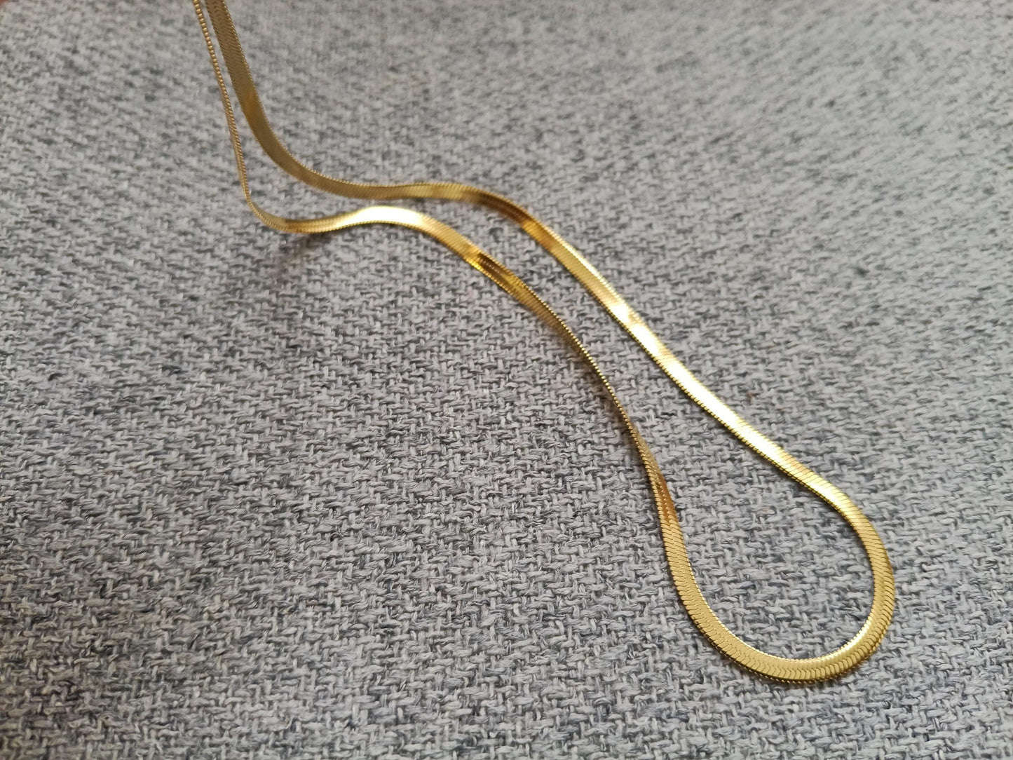 Cadena plana de Serpiente Brillante en Oro 18K (PVD) - Acero Inoxidable - 16" + 2" /40cm+5cm extension para mujeres