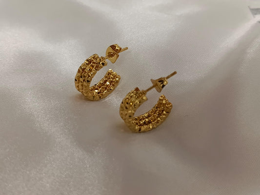 Pendientes de medio aro con relieve diamantado estilo italiano, acero inoxidable con baño de oro 18K regalo para ella