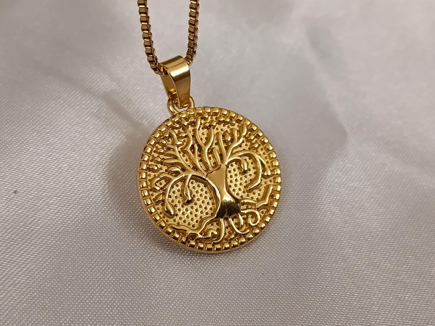 Collar Árbol de la Vida en Oro de 18K (PVD) - Medalla de Acero Inoxidable - 16" + 2" -40cm+5cm extension regalo para ella