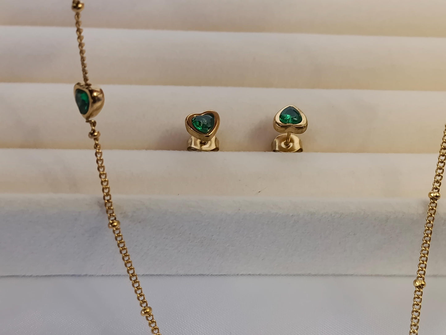 Conjunto de collar corazón circonita verdes con pendientes a juego acero inoxidable bañado en oro 18K para mujeres