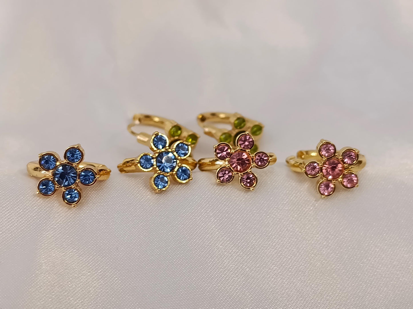 Aretes Aros pendientes con flores circonitas verde azul rosa en Oro 18K (PVD) - Acero Inoxidable - Resistentes al Agua para mujeres