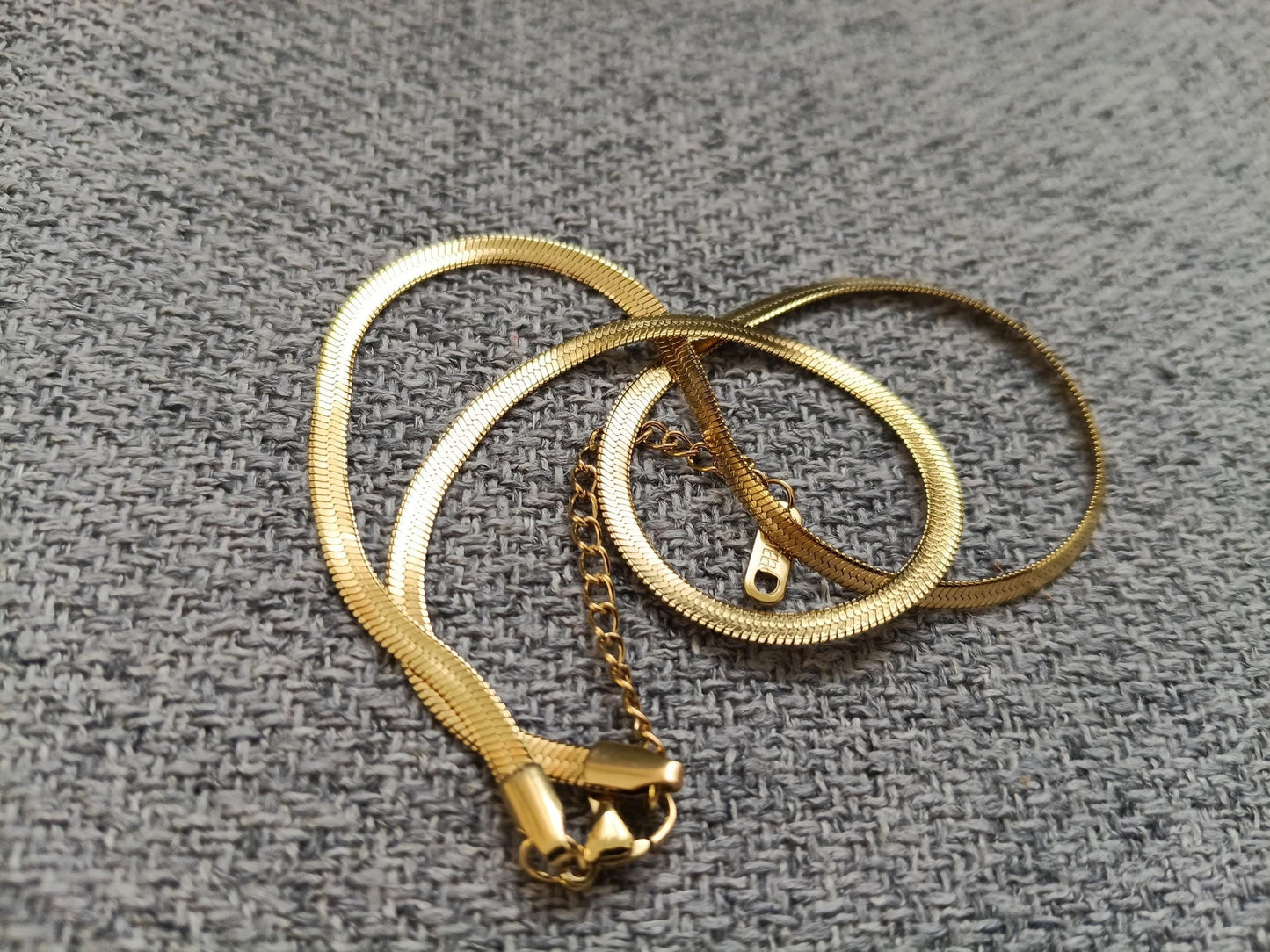 Cadena plana de Serpiente Brillante en Oro 18K (PVD) - Acero Inoxidable - 16" + 2" /40cm+5cm extension para mujeres