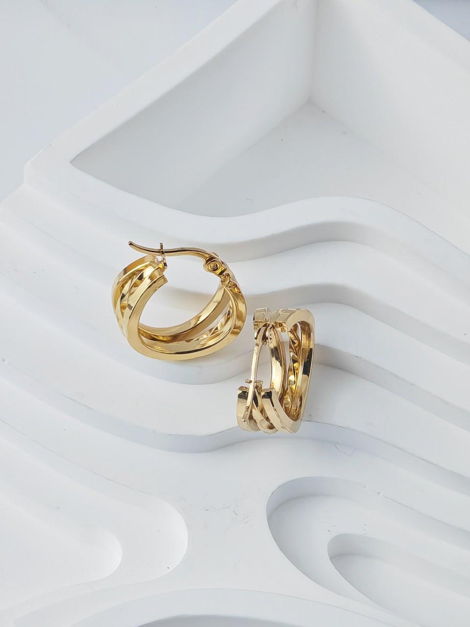 Aretes Aros Anchos Pulidos Efecto Espejo en Oro 18K (PVD) - Acero Inoxidable - Resistentes al Agua para mujeres