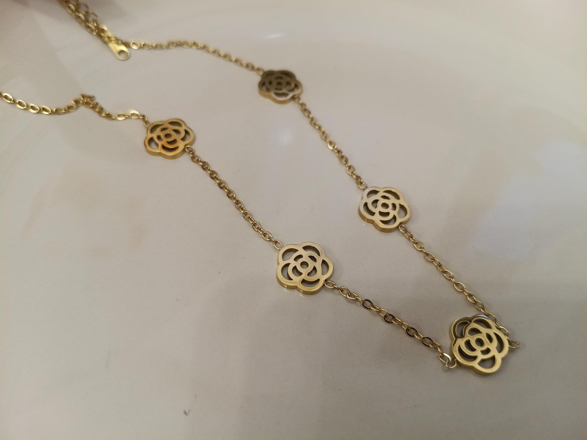 Gargantilla de Acero Inoxidable Oro 18K con Múltiples colgantes Rosas de Espejo - 45cm (17.7") para mujeres