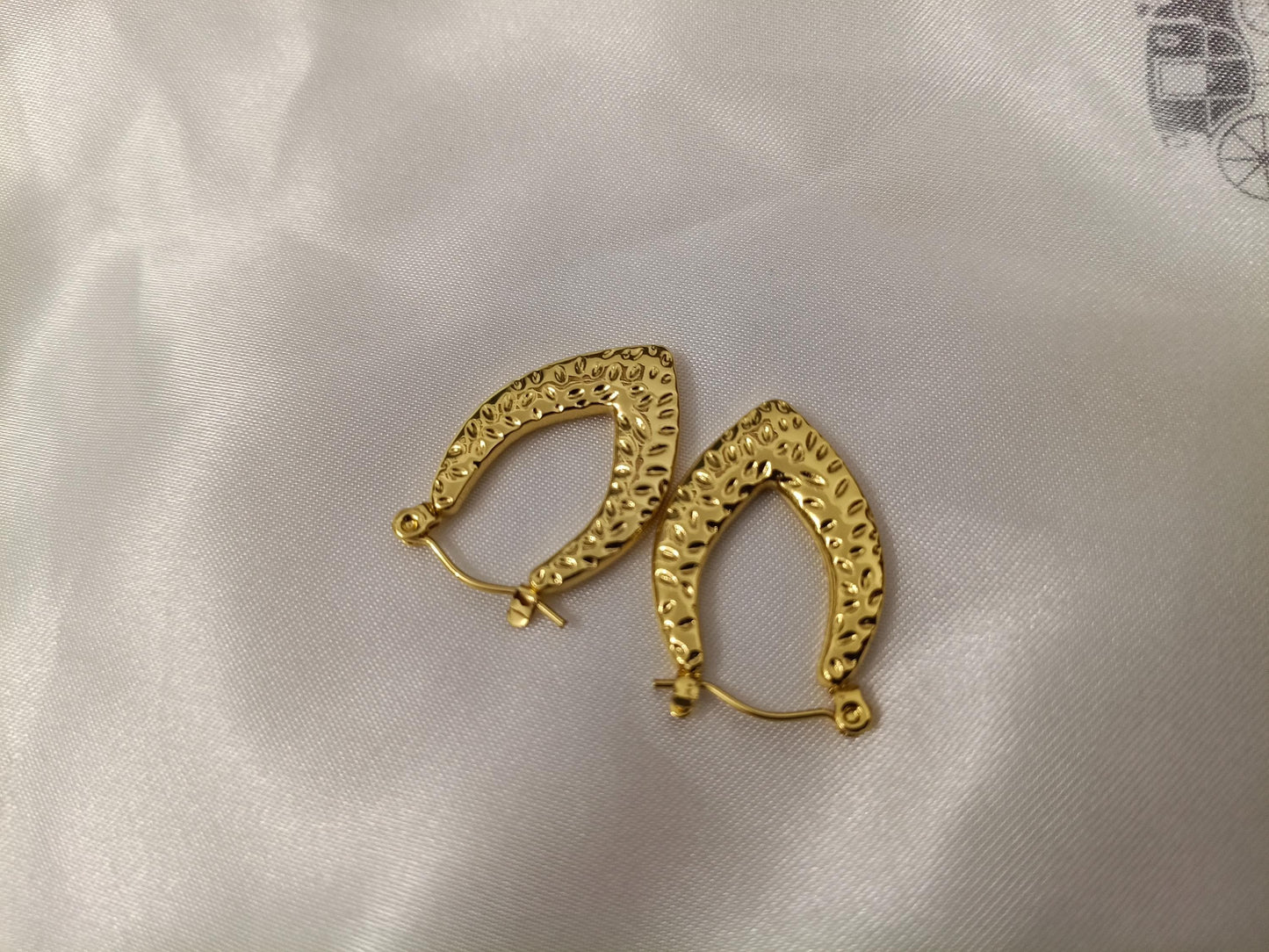 Pendientes de aro ovalados de estilo italiano, acero inoxidable con baño de oro de 18K y efecto brillante para ella