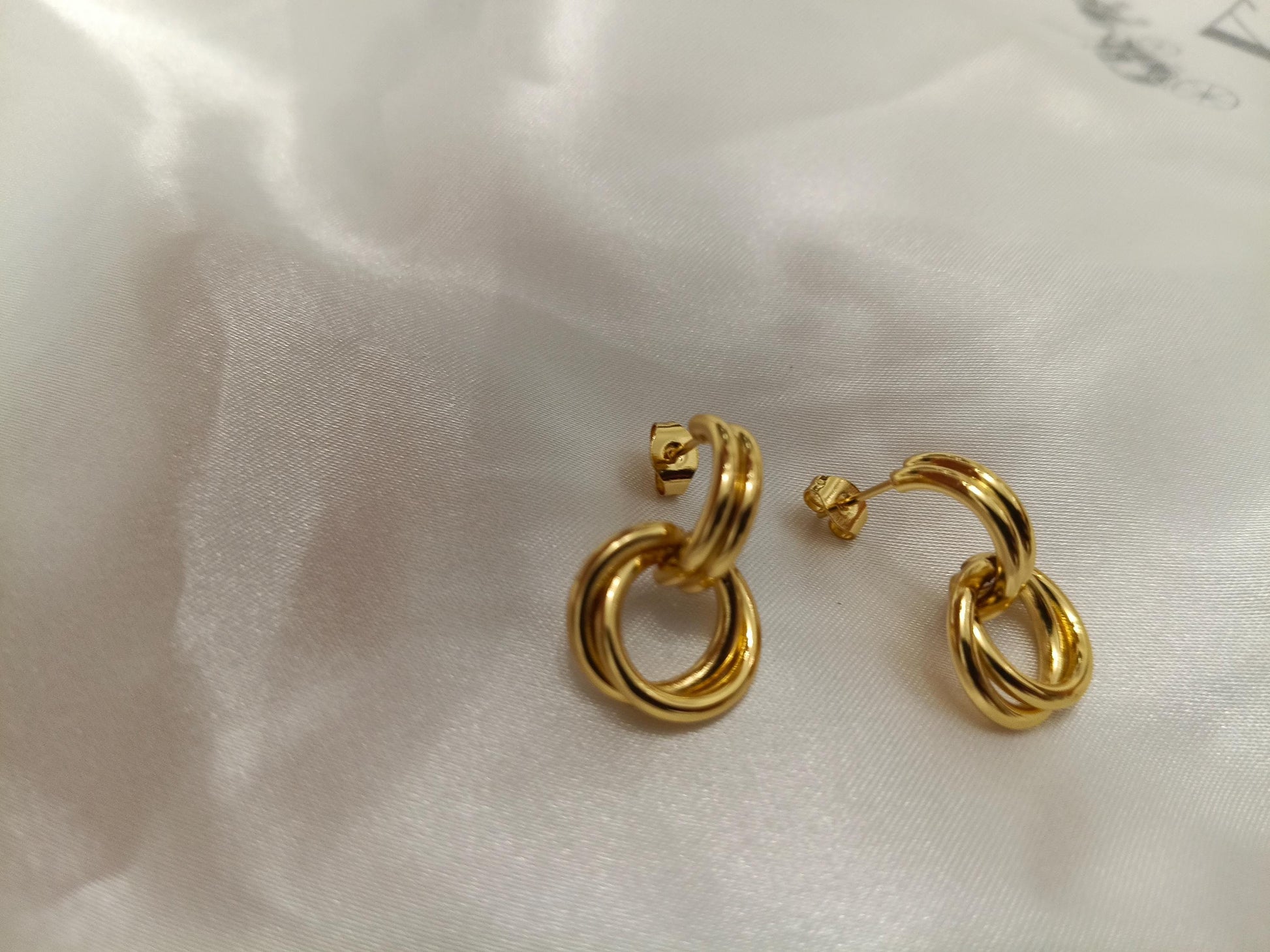 Pendientes de medio aro con colgante de doble círculo, acero inoxidable con baño de oro 18K estilo italiano regalo para ella