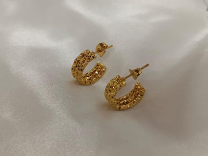 Pendientes de medio aro con relieve diamantado estilo italiano, acero inoxidable con baño de oro 18K regalo para ella