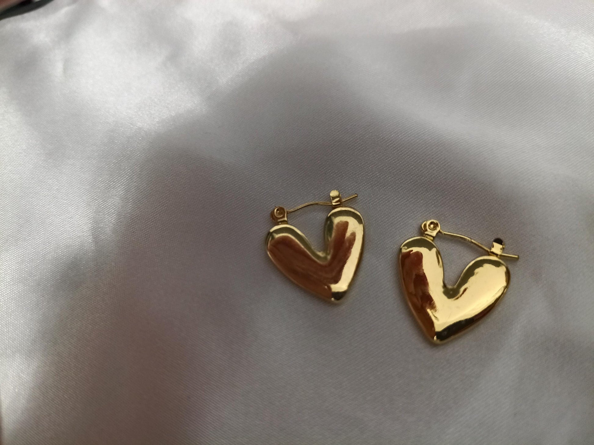 Pendientes de aro triangulares de estilo italiano, acero inoxidable con baño de oro de 18K y efecto espejo regalo para ella