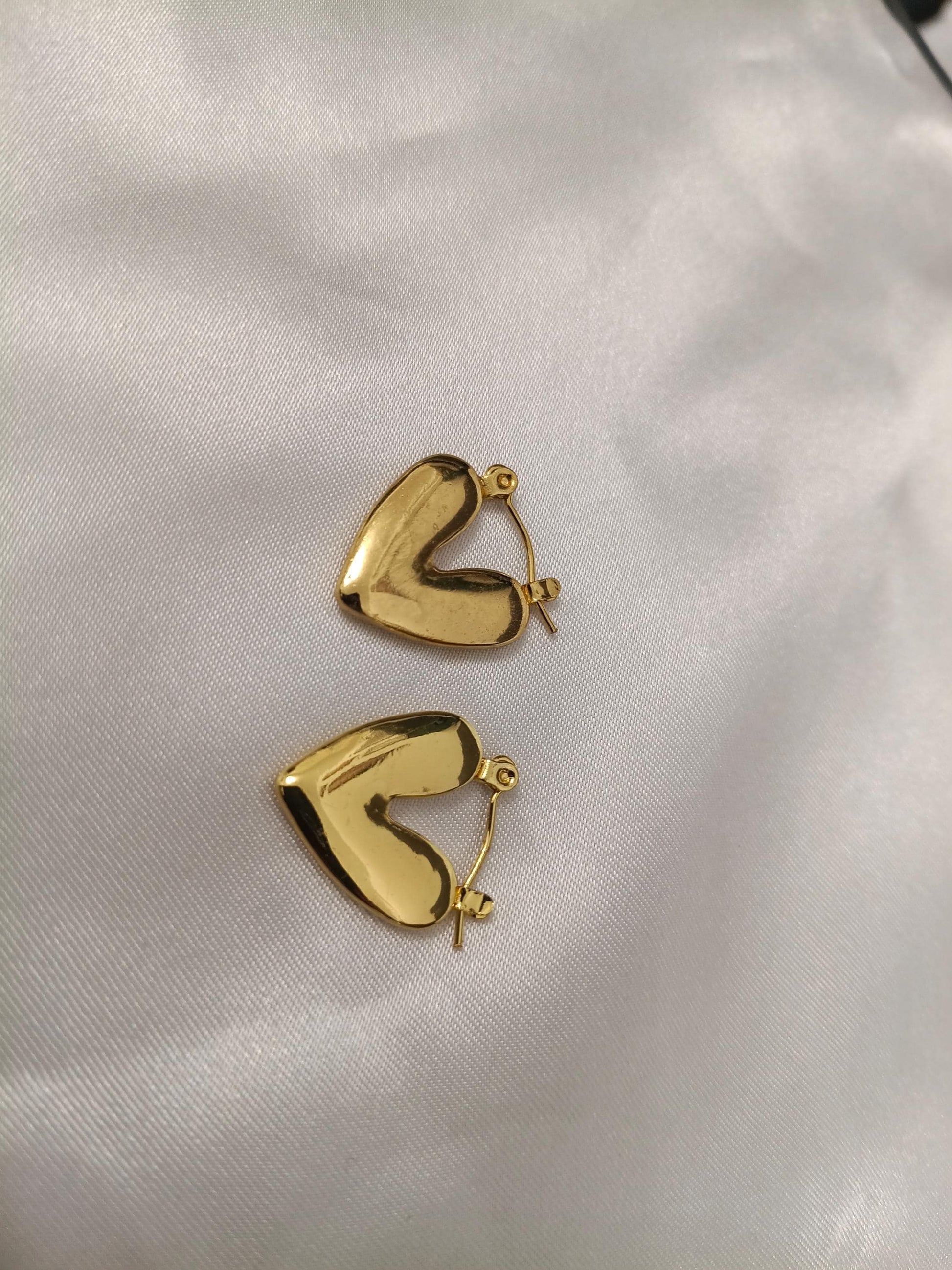 Pendientes de aro triangulares de estilo italiano, acero inoxidable con baño de oro de 18K y efecto espejo regalo para ella