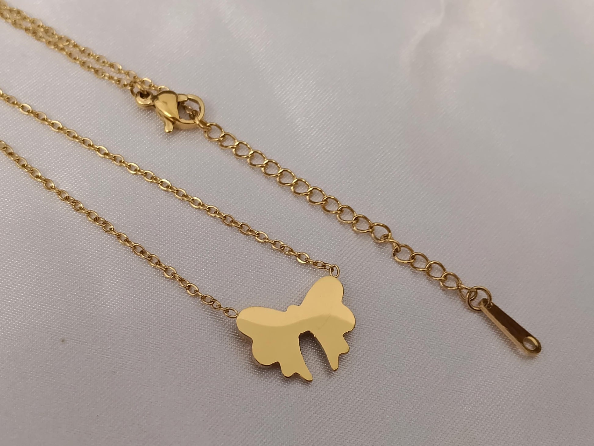 Collar de cuentas con Colgante de Lazo en Acero Inoxidable y Baño de Oro 18K (40cm + Extensión) regalo para ella