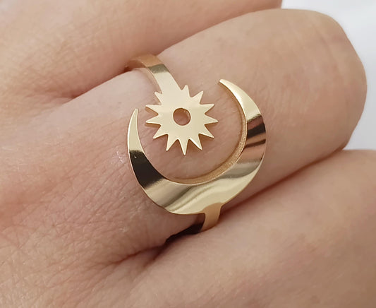 Anillo Ajustable Luna y Estrella en Acero Inoxidable pulido con Baño de Oro 18K regalo para ella