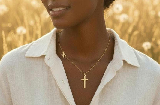 Collar de Acero Inoxidable con Baño de Oro 18K de 45cm - Colgante de Cruz Efecto Espejo y Dije de Letra Personalizable