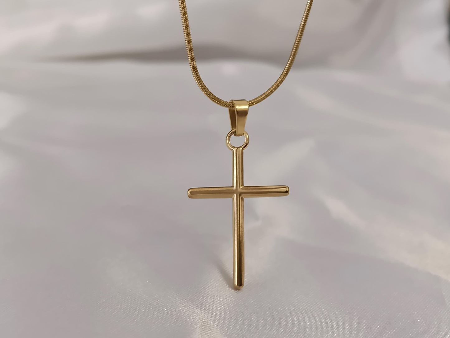 Collar con cruz liso acero inoxidable oro bañado 18K regalo para ella