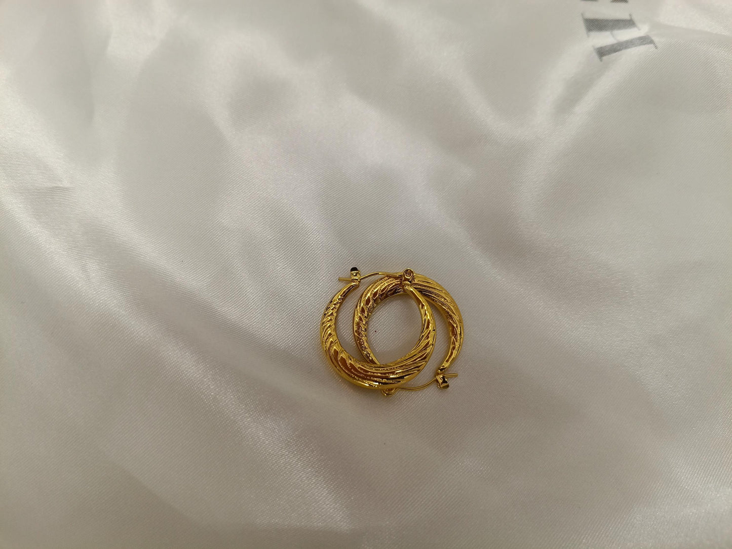 Pendientes de aros Ovaladas Clásicas en Acero Inoxidable con Baño de Oro 18K (Medida 20mm) regalo para ella