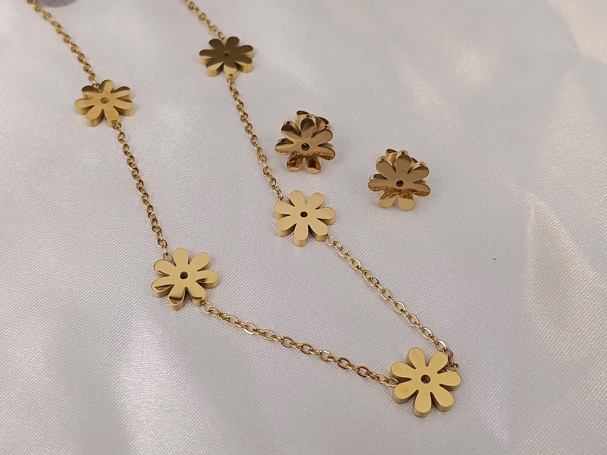 Conjunto de joyas collar de flores crisantemos en Acero Inoxidable con Baño de Oro 18K - Collar y Pendientes a juego regalo para ella