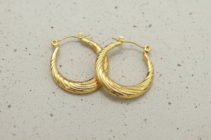 Pendientes de aros Ovaladas Clásicas en Acero Inoxidable con Baño de Oro 18K (Medida 20mm) regalo para ella