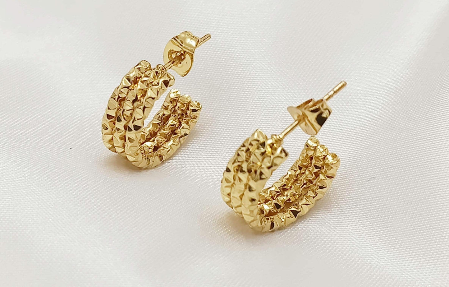 Pendientes de medio aro con relieve diamantado estilo italiano, acero inoxidable con baño de oro 18K regalo para ella