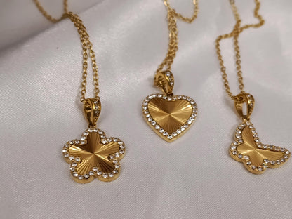 Collar de Acero Inoxidable con colgantes de Mariposa, Corazón y Flor con Circonitas, Baño de Oro 18K, 45cm regalo para ella