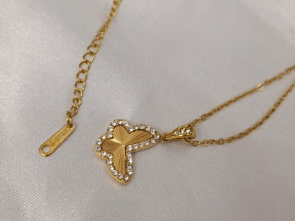 Collar de Acero Inoxidable con colgantes de Mariposa, Corazón y Flor con Circonitas, Baño de Oro 18K, 45cm regalo para ella