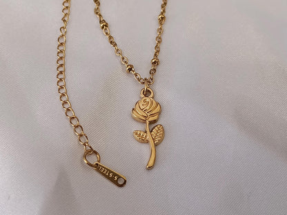 Collar de flor Rosa en Acero Inoxidable con Baño de Oro 18K (40cm + Extensión) para ella