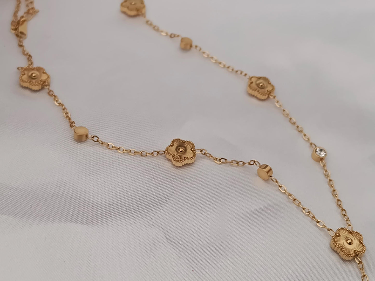 Collar de flores y circonitas en Acero Inoxidable con Baño de Oro 18K (50cm + Extensión) para ella