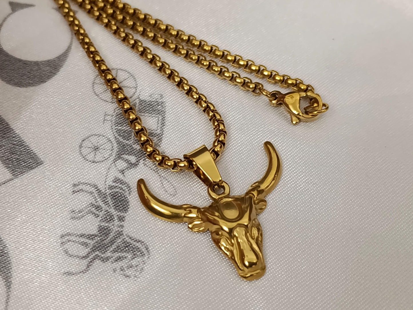 Collar de Cadena Gruesa con colgante de cabeza de Toro - Acero Inoxidable Oro 18K, 60CM 24"