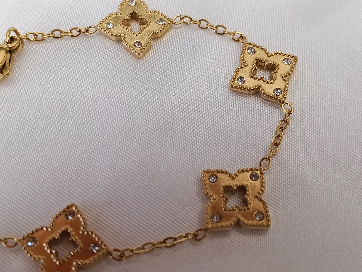 Pulsera Acero Inoxidable trébol con circonitas con Baño de Oro 18K regalos para ella