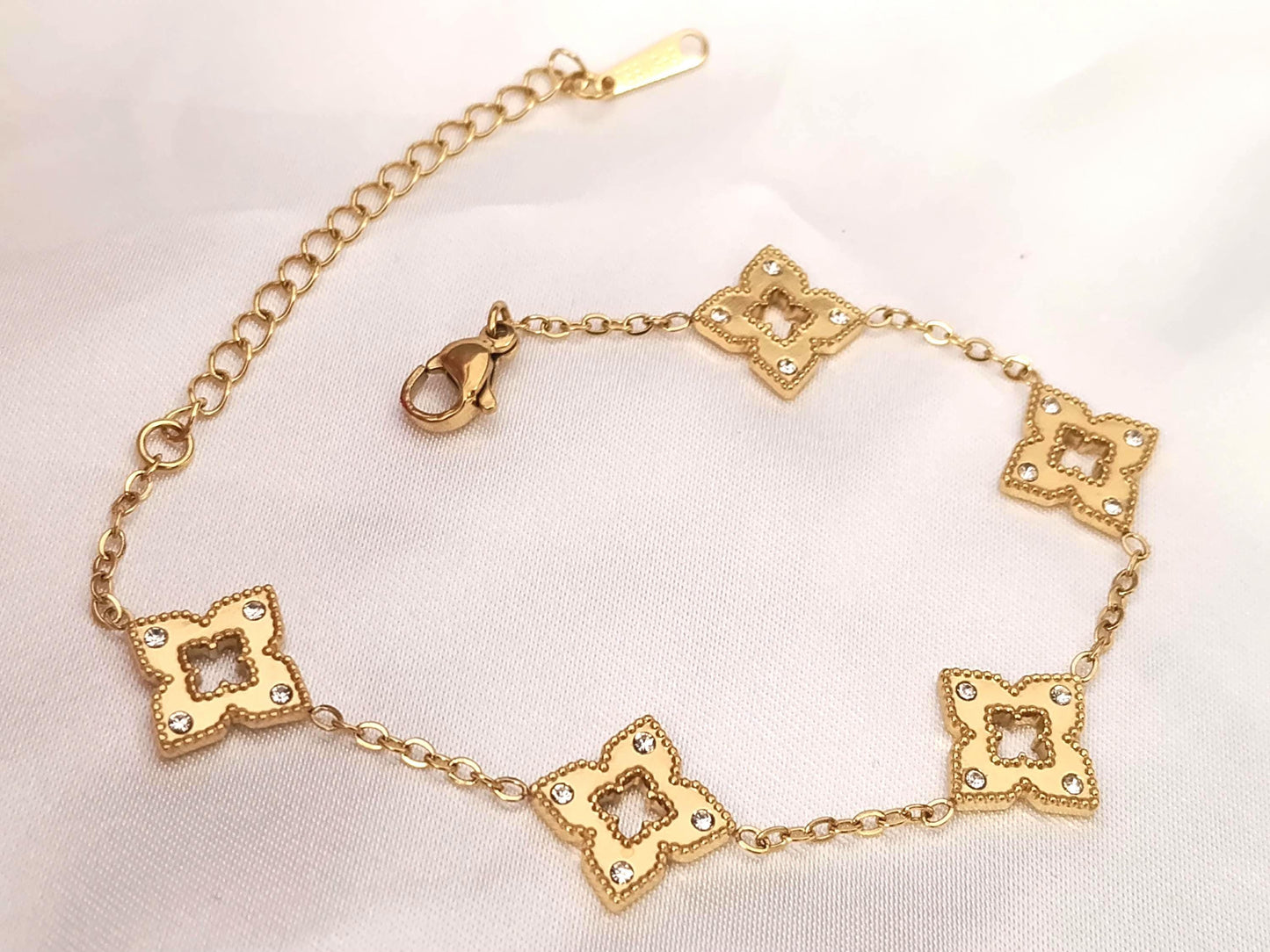 Pulsera Acero Inoxidable trébol con circonitas con Baño de Oro 18K regalos para ella