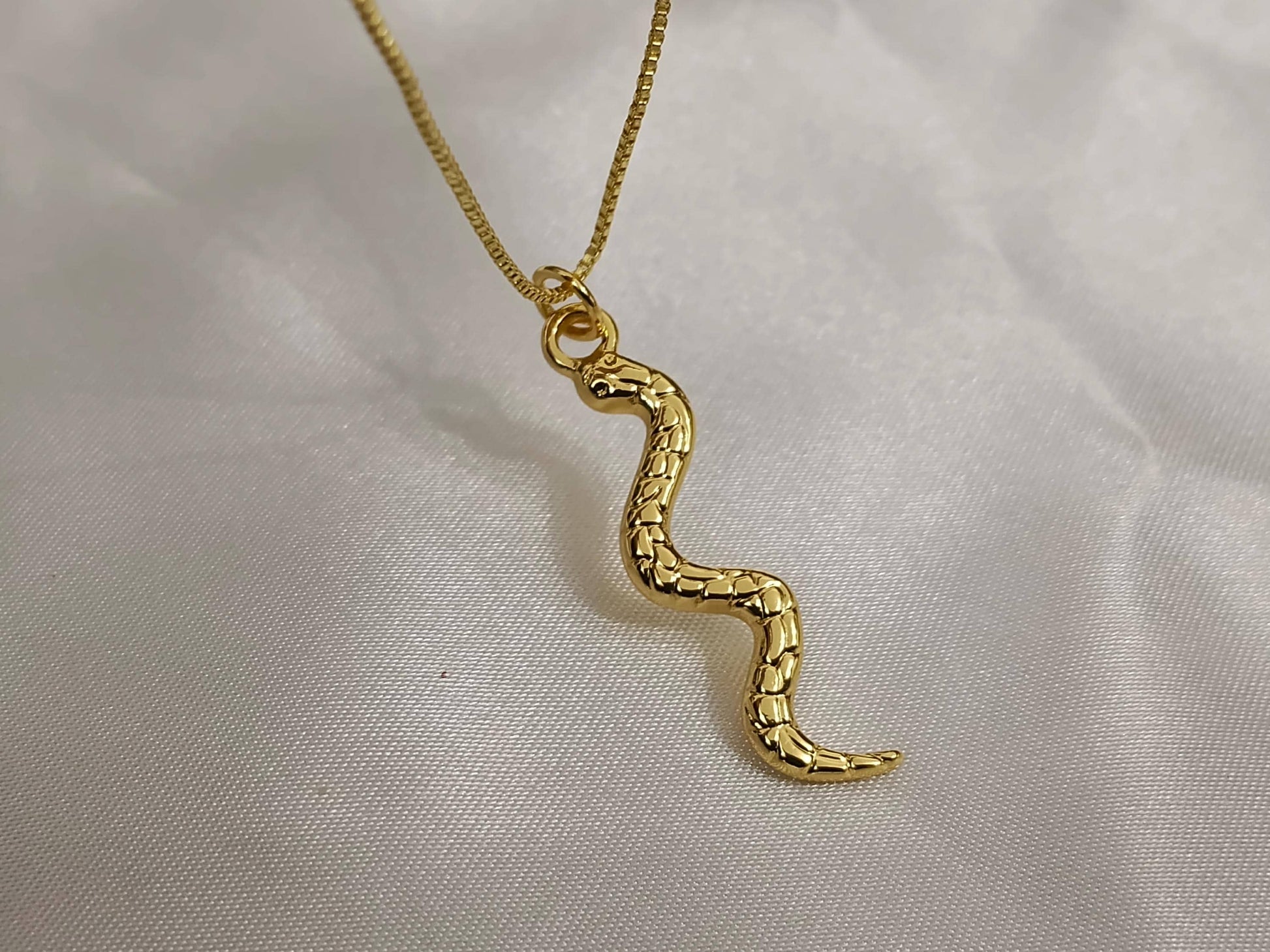 Collar con colgante serpiente acero inoxidable oro bañado 18K para mujeres