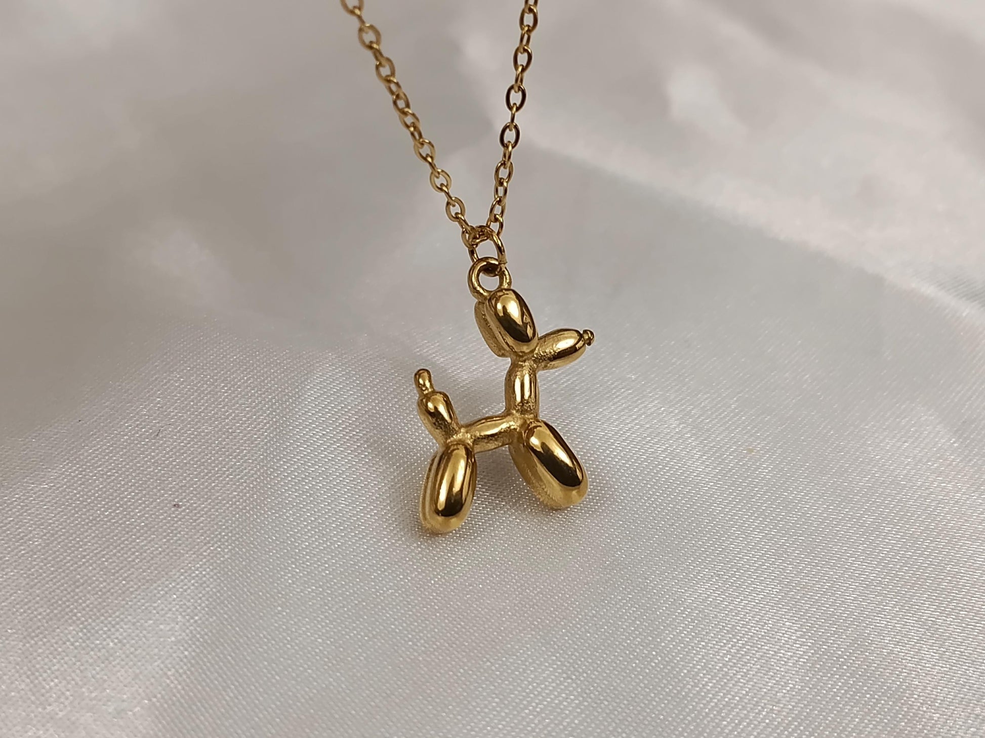 Collar con colgante perro acero inoxidable oro bañado 18K para mujeres o niños