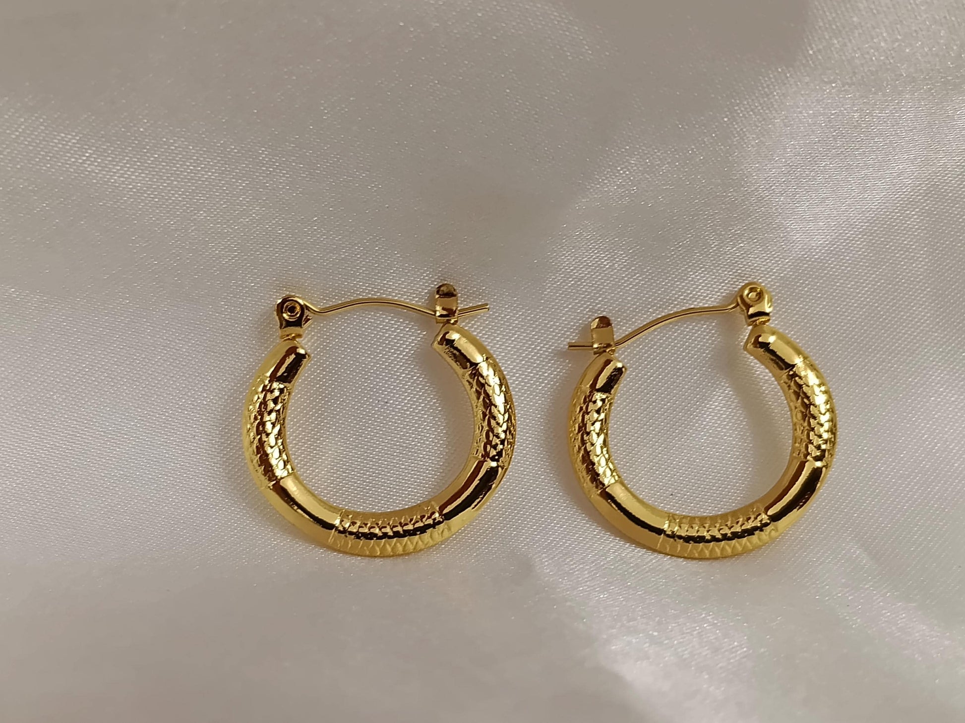 Real solid gold 18Ksquare hoops earrings with moissanite diamond,14K solid gold earrings for Daily Wear for menbscero