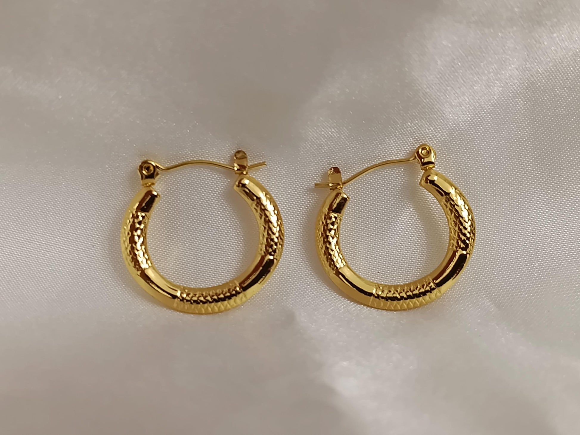 Real solid gold 18Ksquare hoops earrings with moissanite diamond,14K solid gold earrings for Daily Wear for menbscero