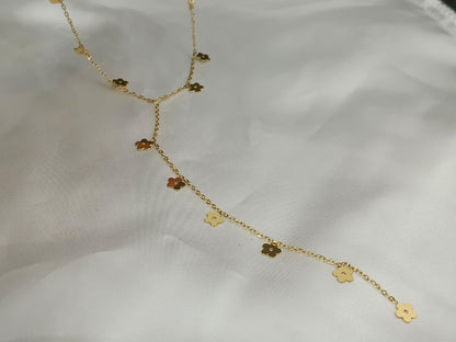 Collar Largo Estilo Y con cuentas de Flores Pulidas en Oro de 18K (PVD) - Acero Inoxidable - 20"-22" para mujeres