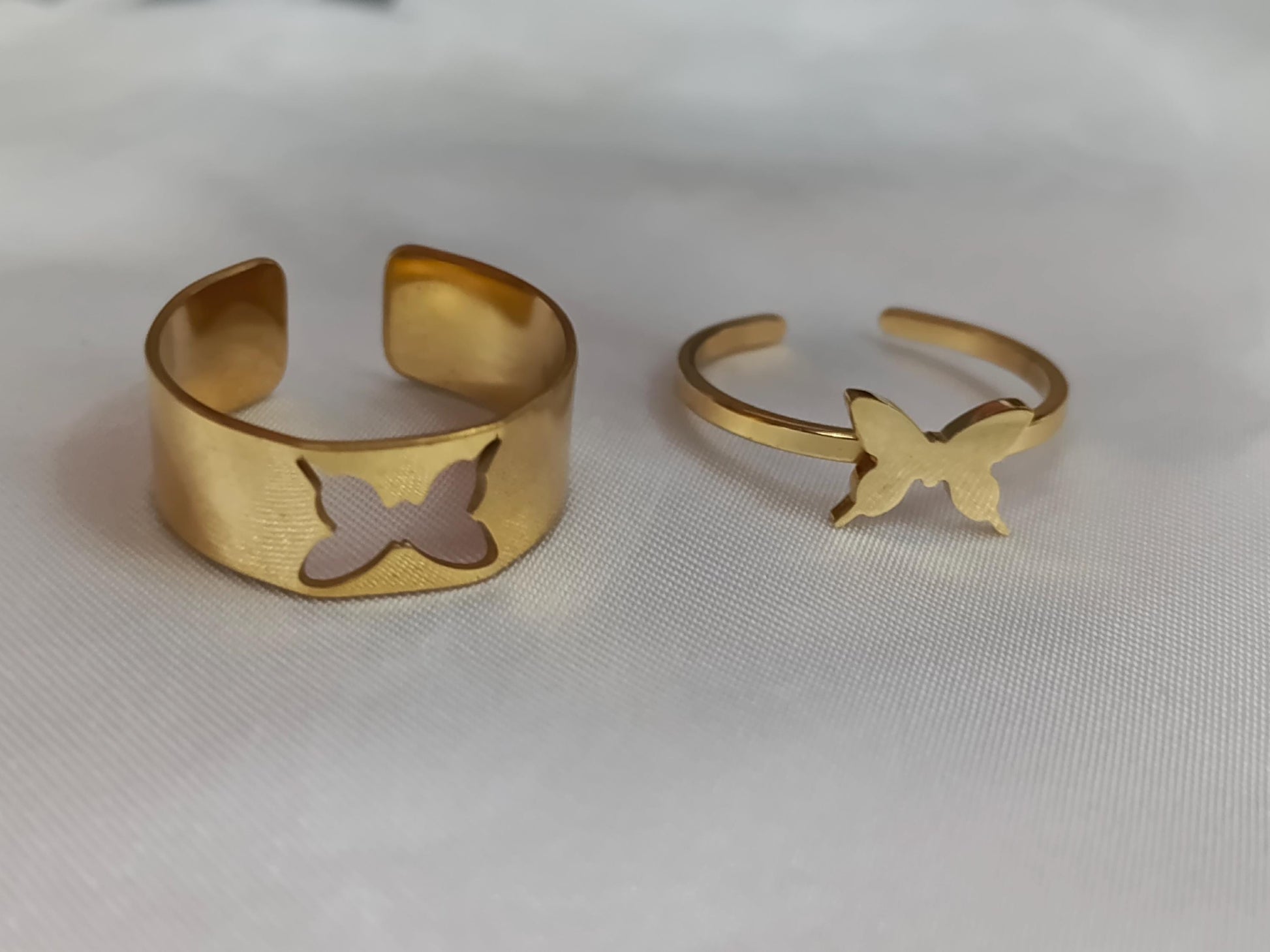 Par de Anillos Ajustables mariposas en Acero Inoxidable con Baño de Oro 18K regalos para ella