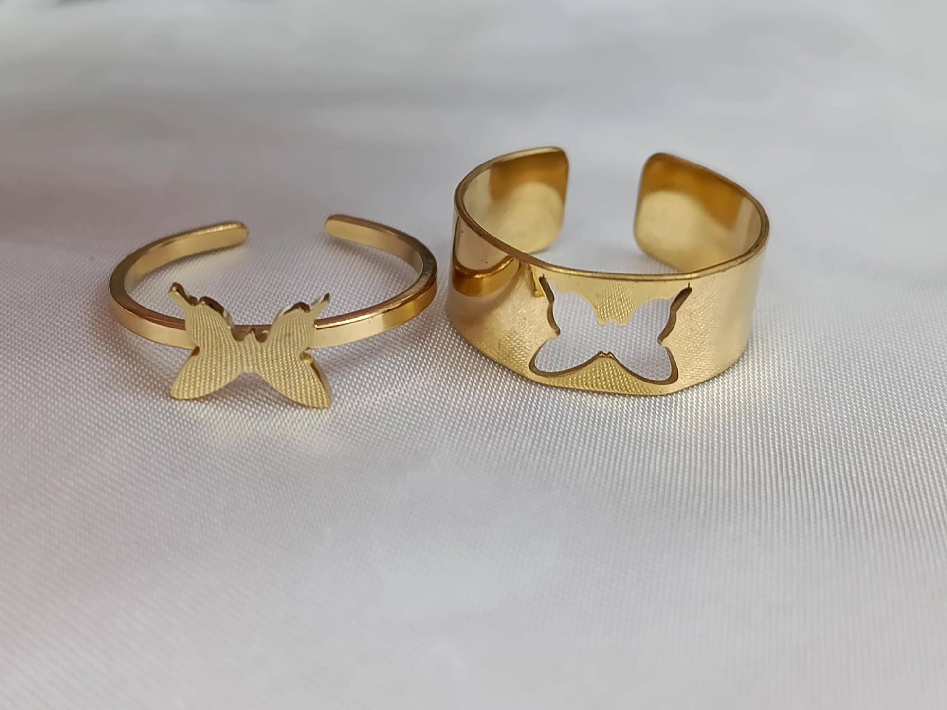 Par de Anillos Ajustables mariposas en Acero Inoxidable con Baño de Oro 18K regalos para ella