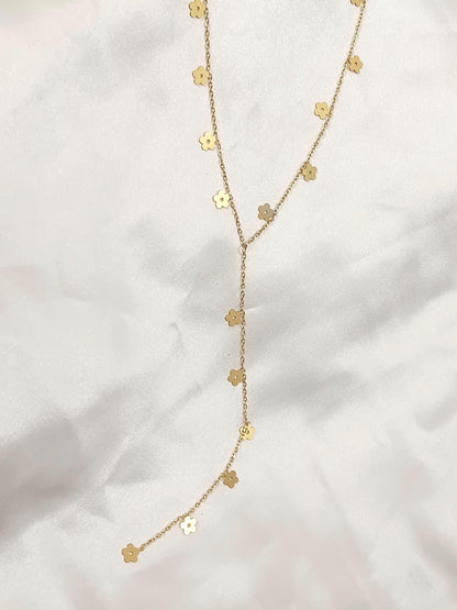 Collar Largo Estilo Y con cuentas de Flores Pulidas en Oro de 18K (PVD) - Acero Inoxidable - 20"-22" para mujeres