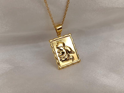 Collar con Colgante Rectangular de Ángel en Oro 18K (PVD) - 16" + 2" Ajustable para mujeres