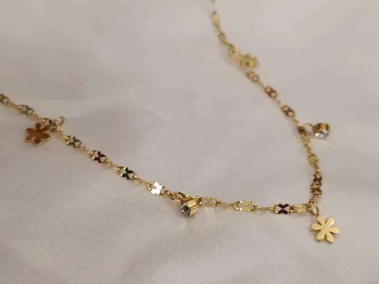 Collar con Colgante flores y circonitas en Oro 18K (PVD) - 16" + 2" Ajustable para mujeres