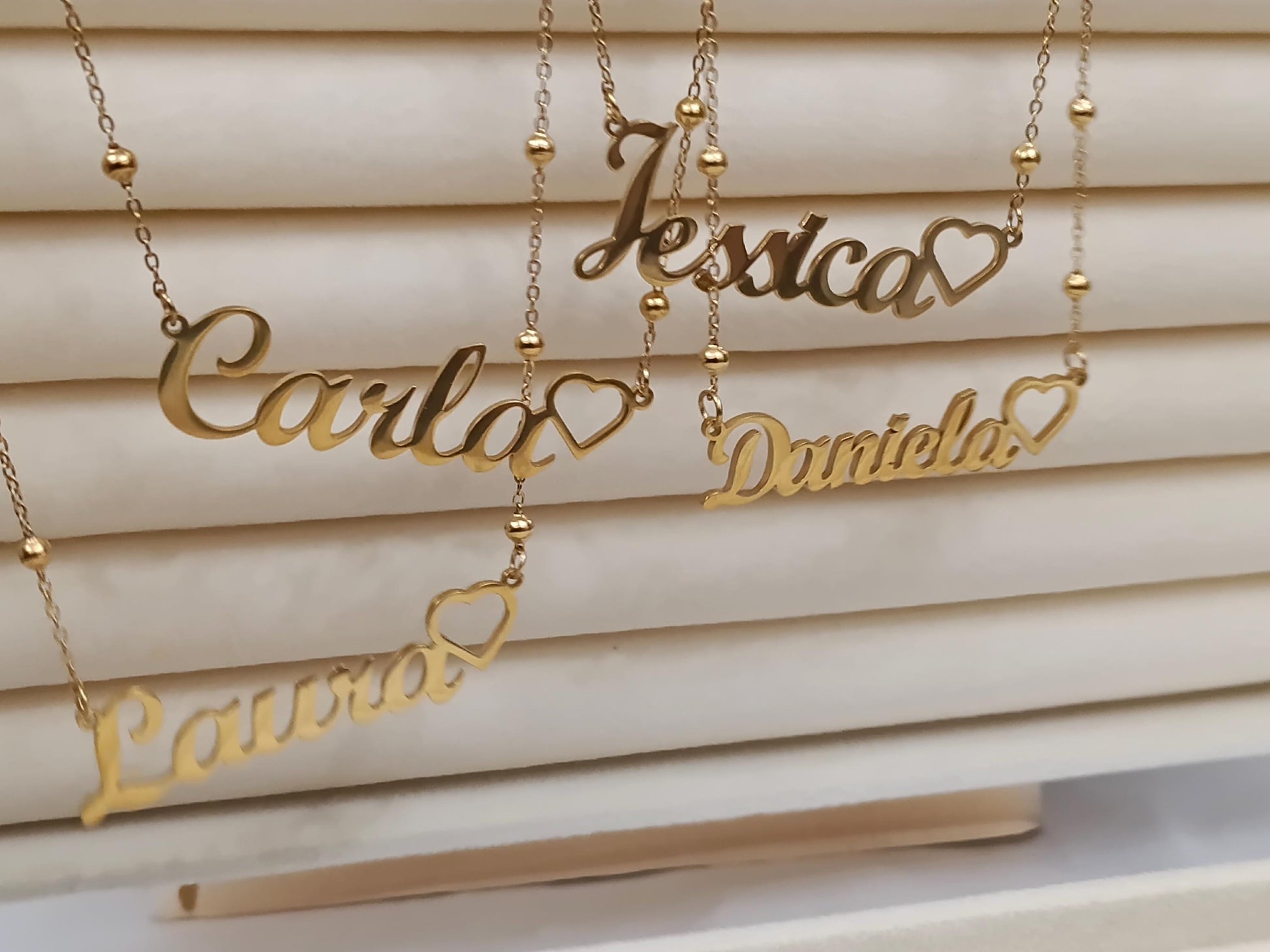 Collar con nombre personalizado acero inoxidable en Oro 18K (PVD) - 18" + 2" Ajustable para mujeres