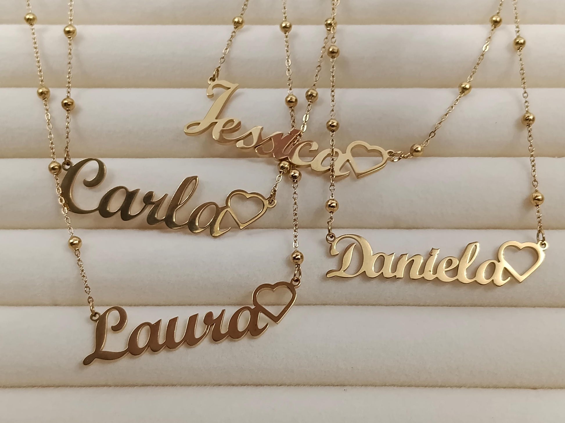 Collar con nombre personalizado acero inoxidable en Oro 18K (PVD) - 18" + 2" Ajustable para mujeres