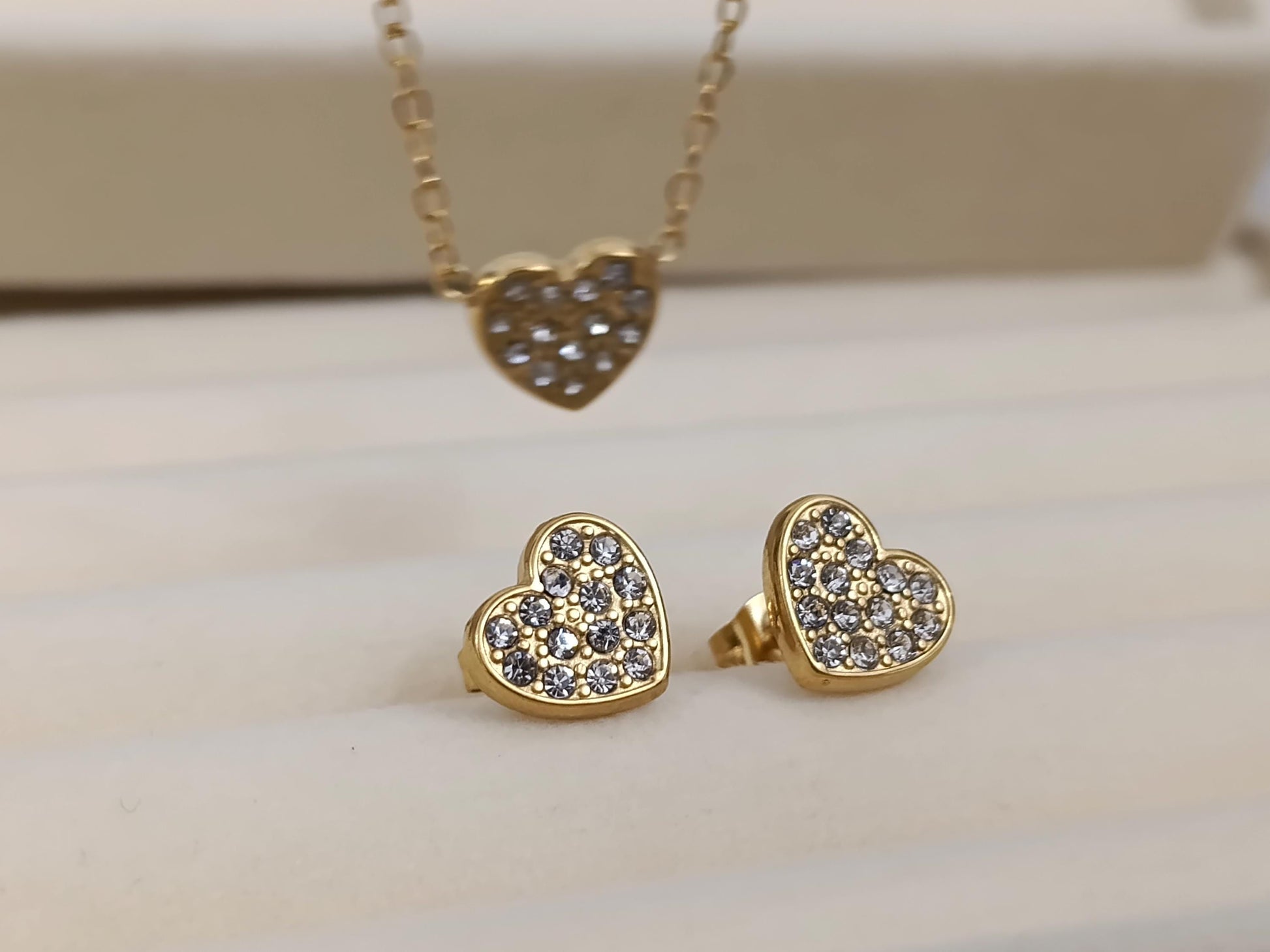 Conjunto de collar corazón circonita con pendientes a juego acero inoxidable bañado en oro 18K para mujeres
