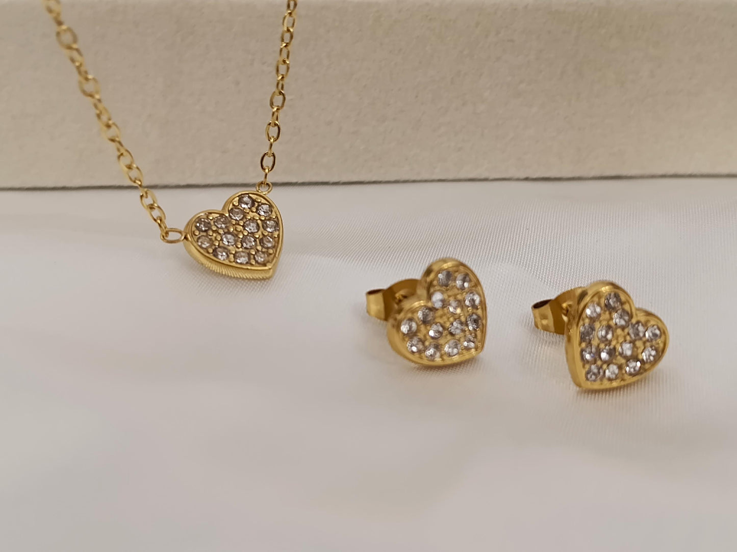 Conjunto de collar corazón circonita con pendientes a juego acero inoxidable bañado en oro 18K para mujeres