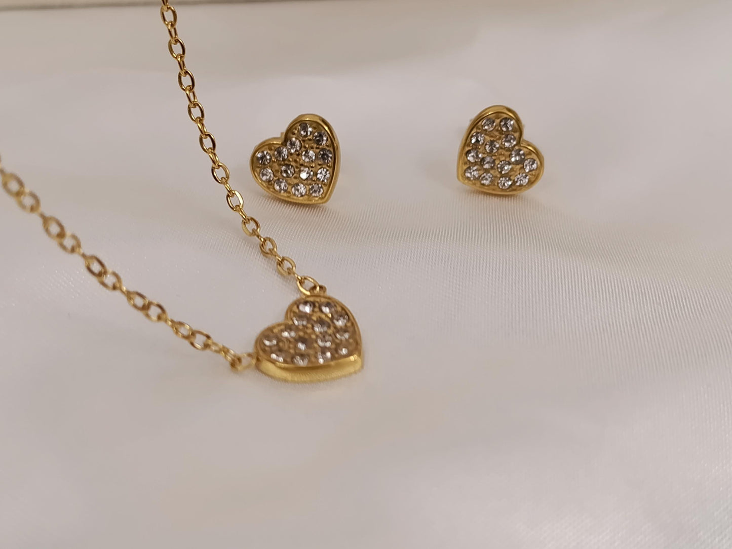Conjunto de collar corazón circonita con pendientes a juego acero inoxidable bañado en oro 18K para mujeres